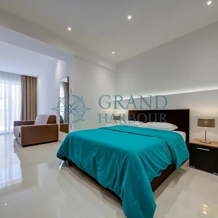 Casa Paradiso In Private Rooftop Pool Appartement Hal Ghaxiak